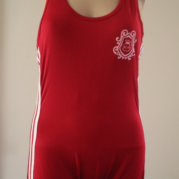 One piece - Picture 2 of 3